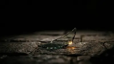 Кадр із кліпу «Ланцюги пісочного годинника»